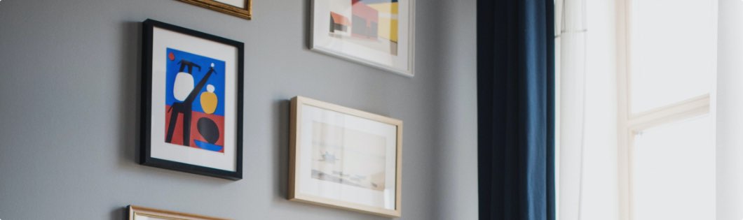 Acrylic Versus Glass: Should You Use Glass or Acrylic for Picture Frames?